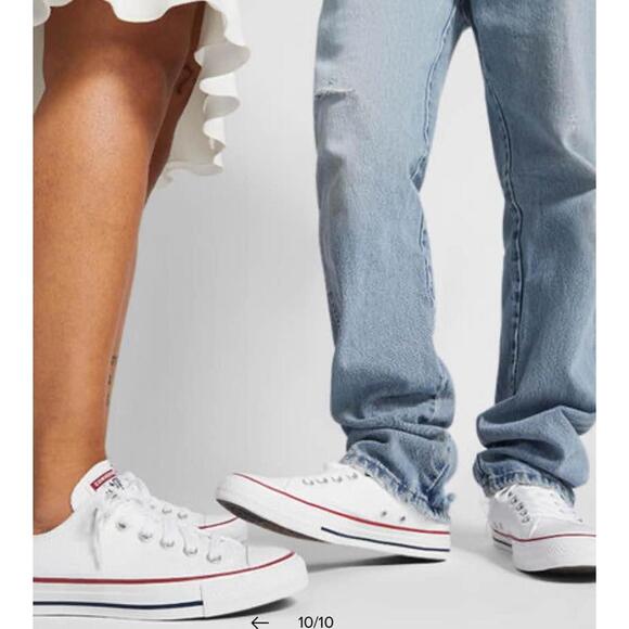 Chuck Taylor All Star Canvas
UNISEX LOW TOP SHOE - Picture 2 of 5